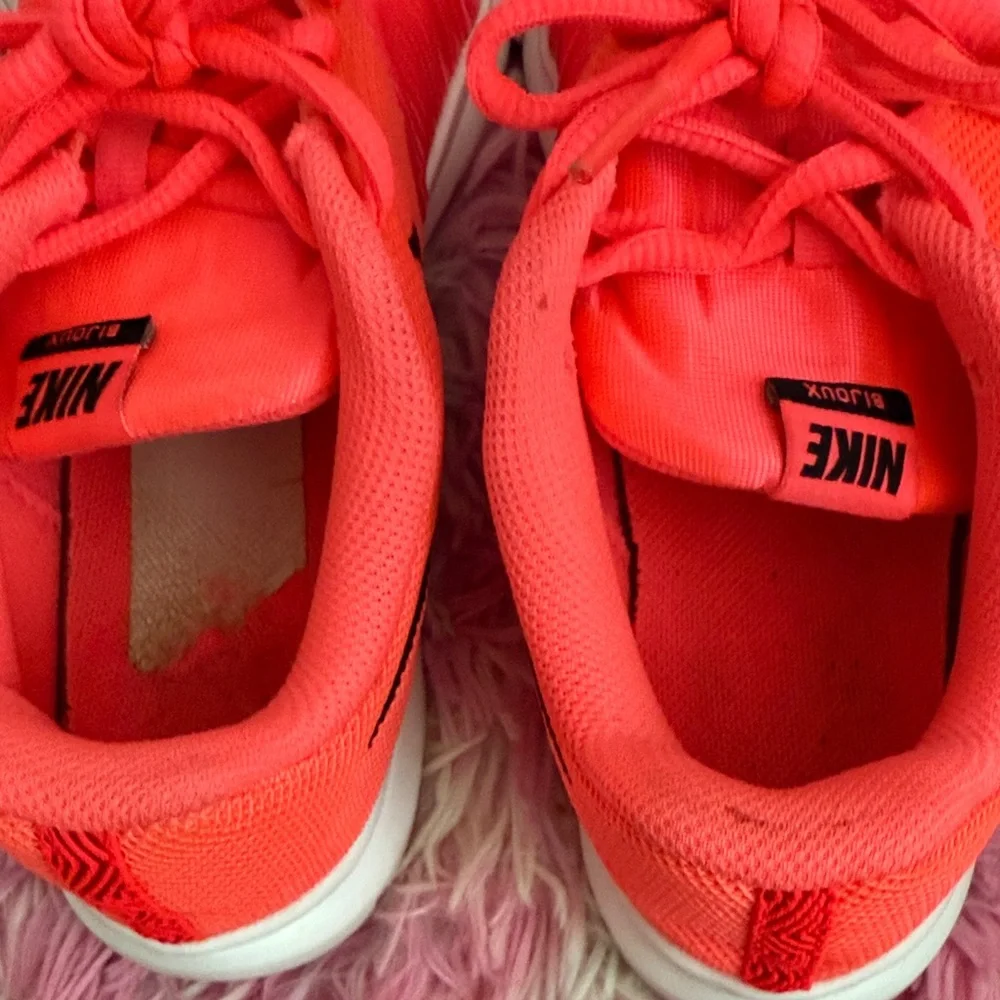 Nike Bijoux Kids' Neon‎ orange and Black Sneakers